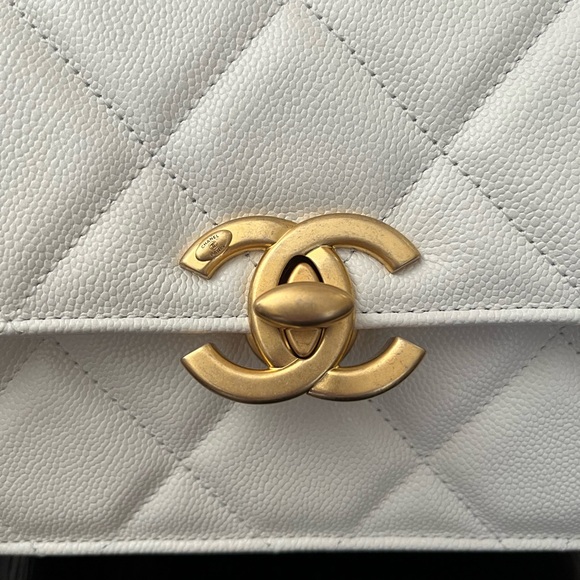 🩷🩷 NOT AVAILABLE BRAND NEW! GORGEOUS 24a WHITE CAVIAR FLAP BAG GHW - Picture 6 of 10